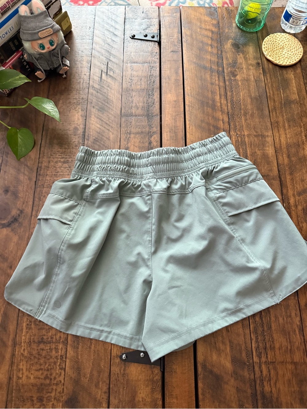 Sz S (4-6) Womens Light Sage Hiking Cargo Shorts - Picture 2 of 6
